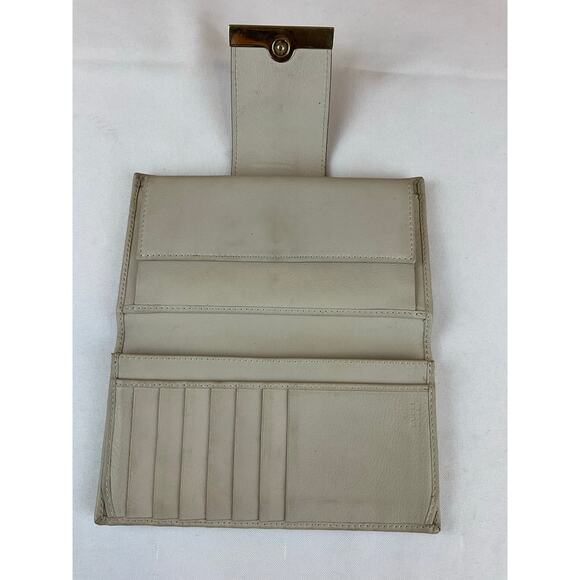 Gucci Cream Leather Logo Wallet, about 7 x 4"- SN 181668-0959 - Picture 4 of 6